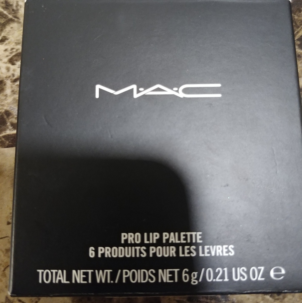 MAC Pro lip palette